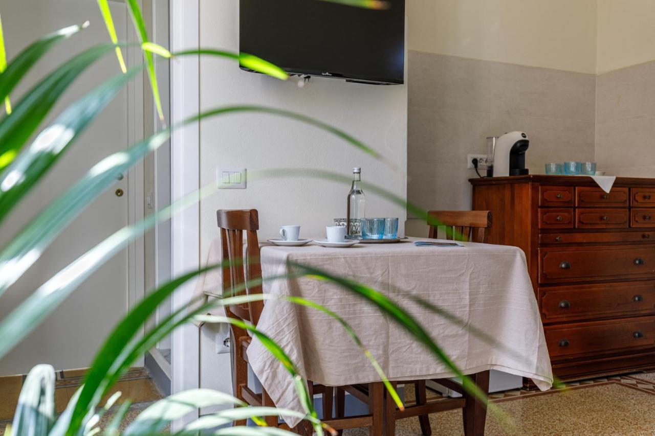 Onlyrooms Iv - Sea View & Free Parking Gasthuis Cagliari