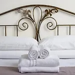Onlyrooms IV - Sea View & Free Parking